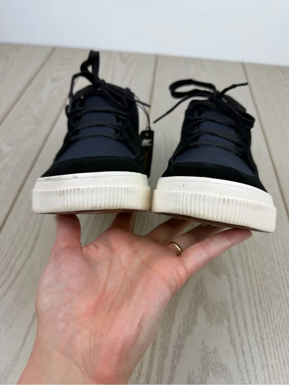 Sorel Women's Out N About IV Low Women's Waterproof Sneaker 11 Black Gum 2 $100